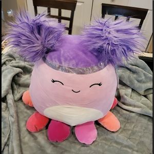 🍗SQUISHMALLOW SQUISH-DOOS JEANNE 20” SQUID GIRL WITH POM POMS